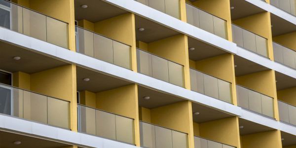 Puertas y Ventanas de Aluminio / PVC a medida Badajoz · Balconeras